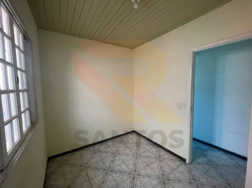 Casa com 2 quartos para alugar, 50m2 em Jardim Real, Aruja - SP - imagem 2 Foto 2 de Casa com 2 quartos para alugar, 50m2 em Jardim Real, Aruja - SP