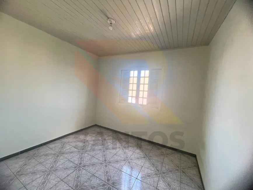Casa com 2 quartos para alugar, 50m2 em Jardim Real, Aruja - SP - imagem 5 Foto 5 de Casa com 2 quartos para alugar, 50m2 em Jardim Real, Aruja - SP