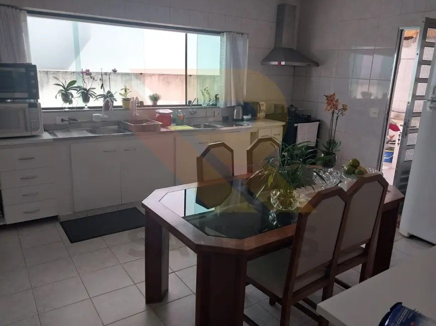 Casa com 4 quartos à venda, 412m2 em Jardim Fazenda Rincão, Aruja - SP - imagem 4 Foto 4 de Casa com 4 quartos à venda, 412m2 em Jardim Fazenda Rincão, Aruja - SP