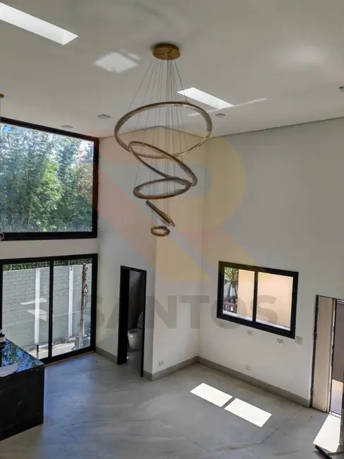 Casa de Condomínio com 4 quartos à venda, 250m2 em Arujázinho IV, Aruja - SP - imagem 1 Foto 1 de Casa de Condomínio com 4 quartos à venda, 250m2 em Arujázinho IV, Aruja - SP
