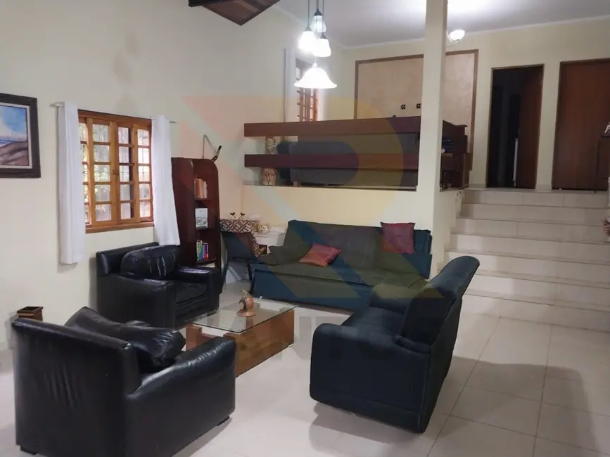 Foto 6 de Chácara com 3 quartos à venda, 2200m2 em Jardim das Cerejeiras, Aruja - SP