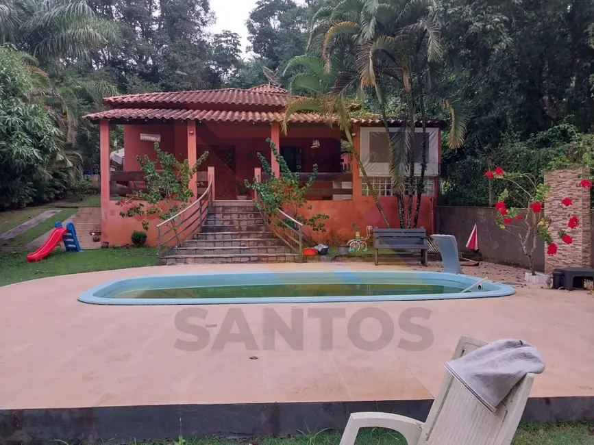 Foto 1 de Chácara com 3 quartos à venda, 2200m2 em Jardim das Cerejeiras, Aruja - SP