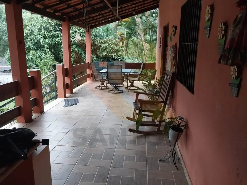 Foto 4 de Chácara com 3 quartos à venda, 2200m2 em Jardim das Cerejeiras, Aruja - SP