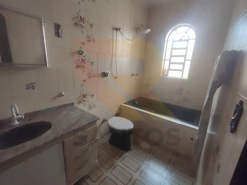 Sala Comercial com 3 quartos à venda, 300m2 em Jardim Rincão, Aruja - SP - imagem 4 Foto 4 de Sala Comercial com 3 quartos à venda, 300m2 em Jardim Rincão, Aruja - SP