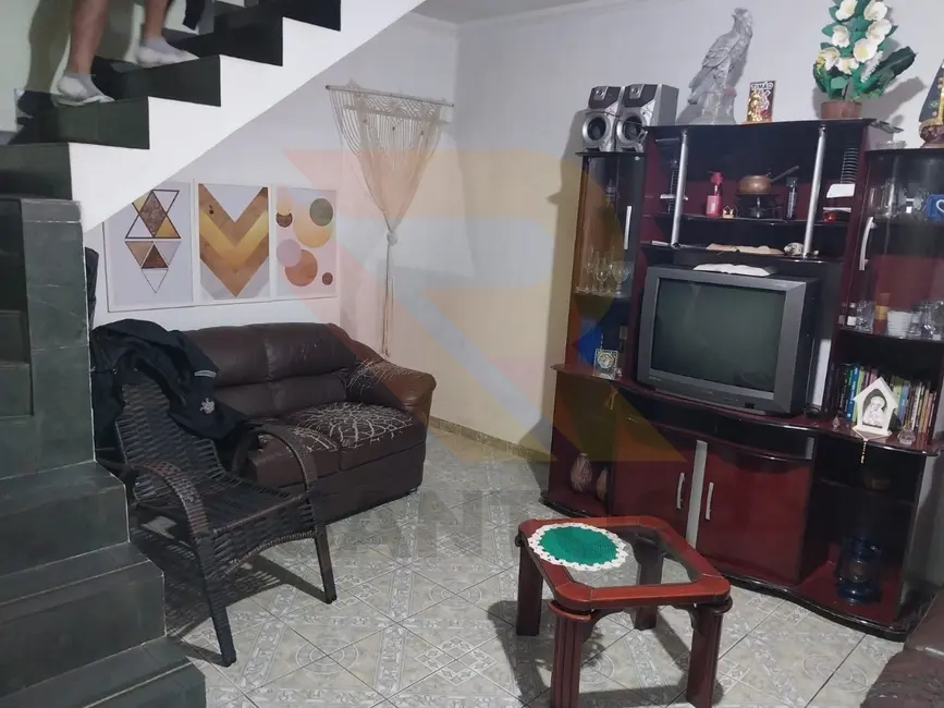 Foto 2 de Casa com 2 quartos à venda, 250m2 em Parque Rodrigo Barreto, Aruja - SP