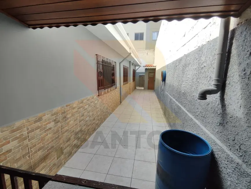 Foto 8 de Casa com 3 quartos à venda, 230m2 em Vila Maria Augusta, Itaquaquecetuba - SP