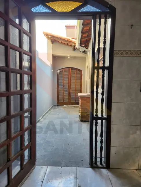 Casa com 3 quartos à venda, 211m2 em Parque Judith, Aruja - SP - imagem 9 Foto 9 de Casa com 3 quartos à venda, 211m2 em Parque Judith, Aruja - SP