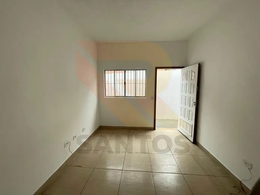Casa com 2 quartos para alugar, 200m2 em Parque Rodrigo Barreto, Aruja - SP - imagem 7 Foto 7 de Casa com 2 quartos para alugar, 200m2 em Parque Rodrigo Barreto, Aruja - SP