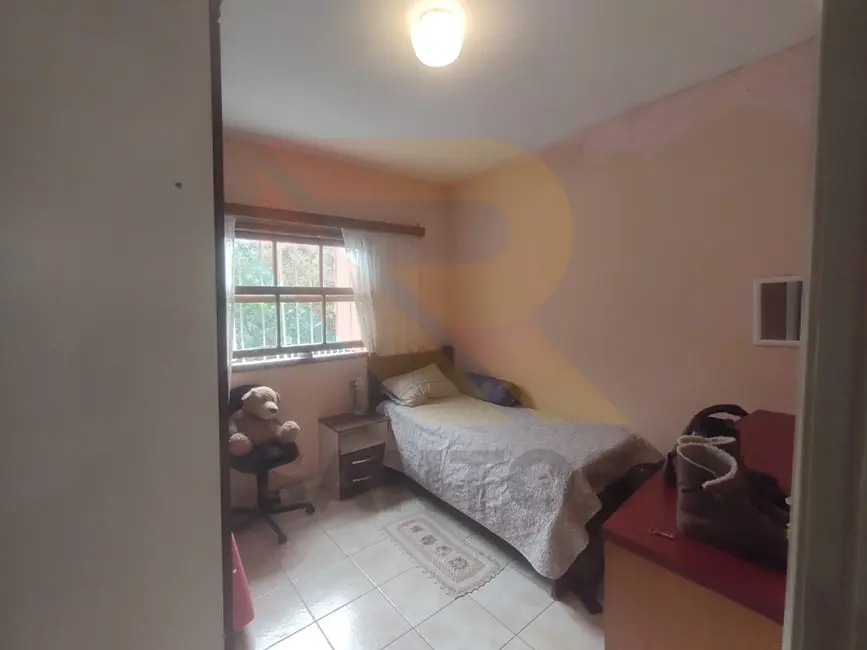 Foto 4 de Casa com 3 quartos à venda, 168m2 em Vila Riman, Aruja - SP
