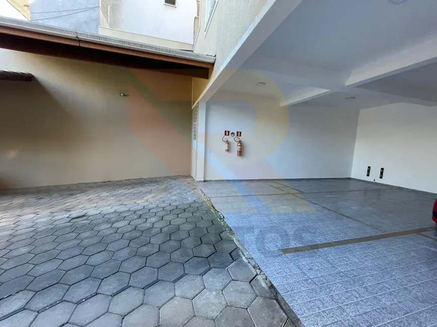 Apartamento com 2 quartos para alugar, 55m2 em Barbosas, Aruja - SP - imagem 3 Foto 3 de Apartamento com 2 quartos para alugar, 55m2 em Barbosas, Aruja - SP
