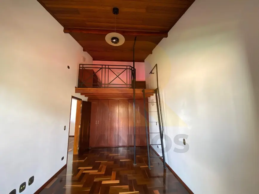 Sala Comercial com 4 quartos para alugar, 250m2 em Jardim Rincão, Aruja - SP - imagem 7 Foto 7 de Sala Comercial com 4 quartos para alugar, 250m2 em Jardim Rincão, Aruja - SP
