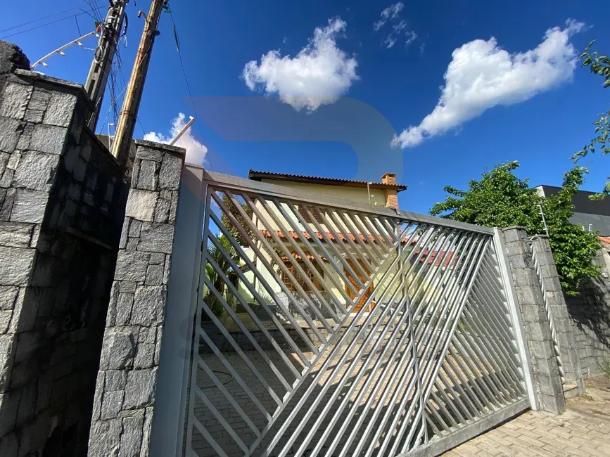 Sala Comercial com 4 quartos para alugar, 250m2 em Jardim Rincão, Aruja - SP - imagem 3 Foto 3 de Sala Comercial com 4 quartos para alugar, 250m2 em Jardim Rincão, Aruja - SP