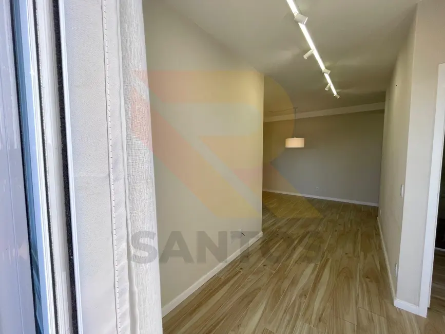 Apartamento com 2 quartos para alugar, 55m2 em Jardim Limoeiro, Aruja - SP - imagem 3 Foto 3 de Apartamento com 2 quartos para alugar, 55m2 em Jardim Limoeiro, Aruja - SP