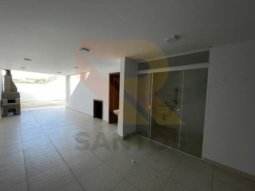 Foto 4 de Casa com 3 quartos para alugar, 135m2 em Barbosas, Aruja - SP
