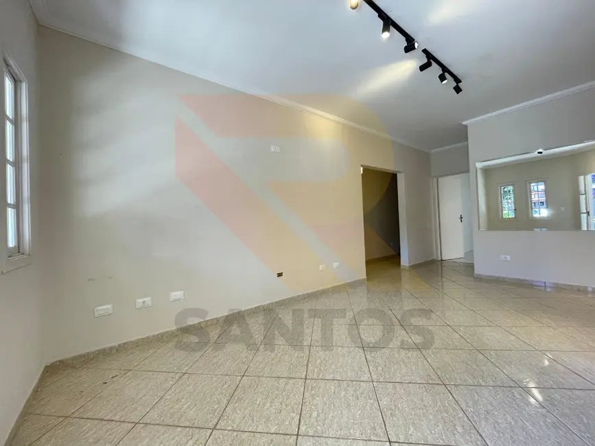 Casa com 3 quartos para alugar, 150m2 em Jardim Rincão, Aruja - SP - imagem 6 Foto 6 de Casa com 3 quartos para alugar, 150m2 em Jardim Rincão, Aruja - SP