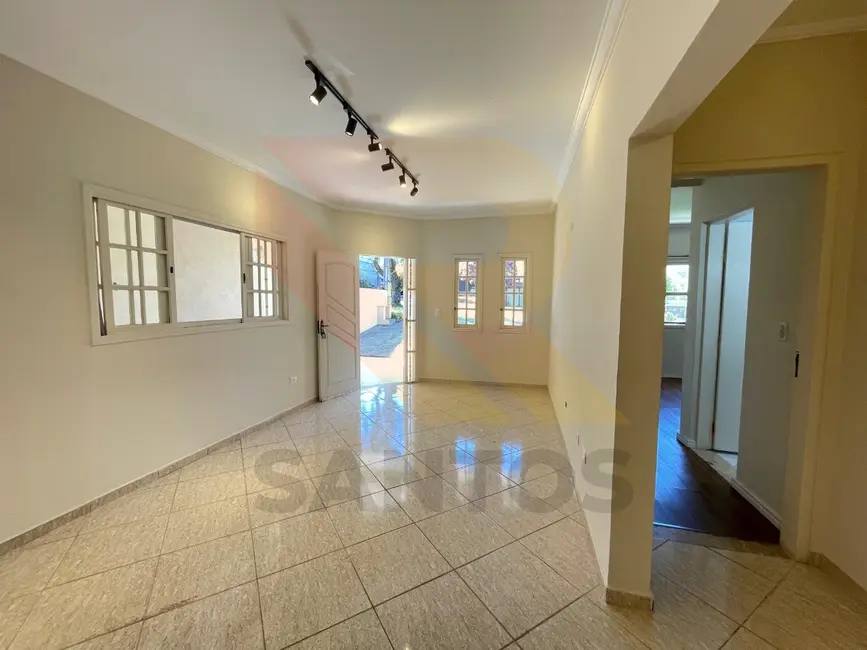 Casa com 3 quartos para alugar, 150m2 em Jardim Rincão, Aruja - SP - imagem 9 Foto 9 de Casa com 3 quartos para alugar, 150m2 em Jardim Rincão, Aruja - SP