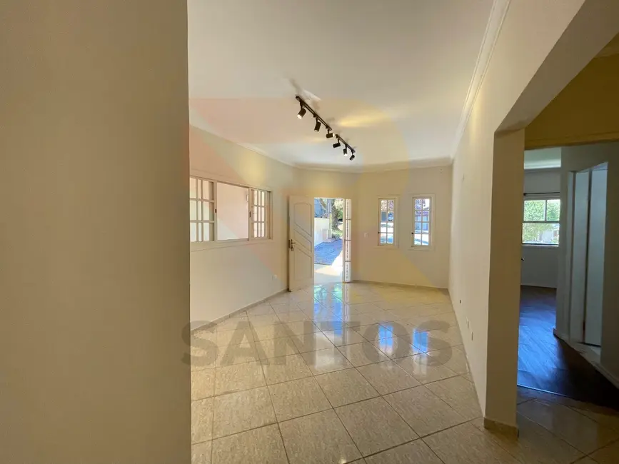 Casa com 3 quartos para alugar, 150m2 em Jardim Rincão, Aruja - SP - imagem 8 Foto 8 de Casa com 3 quartos para alugar, 150m2 em Jardim Rincão, Aruja - SP