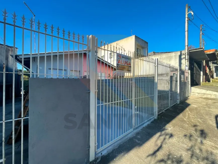 Casa com 2 quartos para alugar, 125m2 em Jardim Fazenda Rincão, Aruja - SP - imagem 2 Foto 2 de Casa com 2 quartos para alugar, 125m2 em Jardim Fazenda Rincão, Aruja - SP