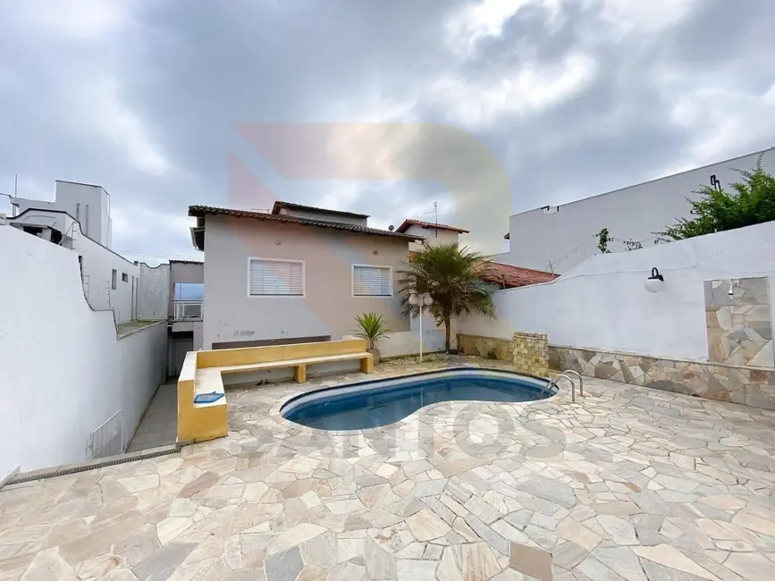 Casa com 4 quartos à venda, 348m2 em Vila Vitória, Mogi Das Cruzes - SP - imagem 1 Foto 1 de Casa com 4 quartos à venda, 348m2 em Vila Vitória, Mogi Das Cruzes - SP
