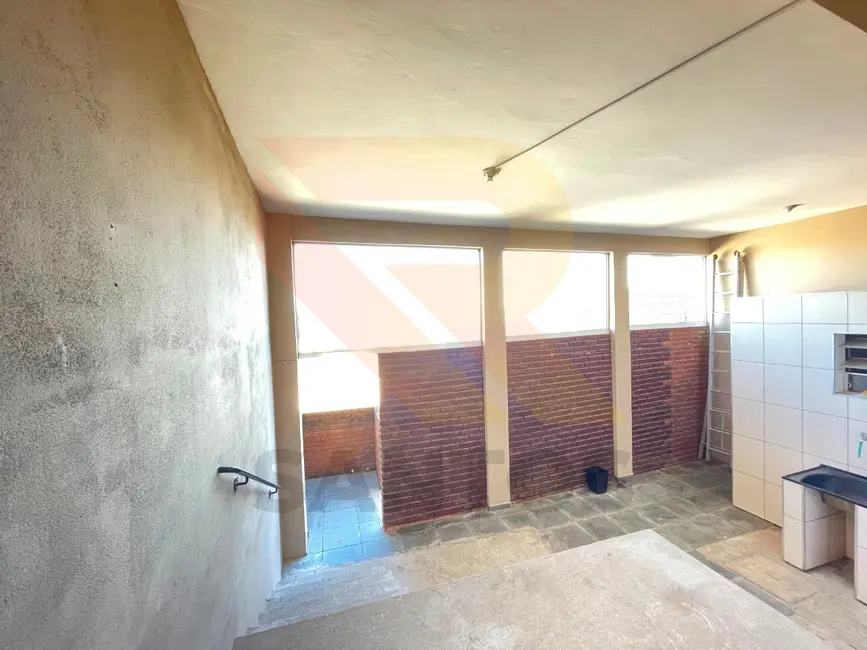 Casa com 3 quartos para alugar, 125m2 em Mirante do Arujá, Aruja - SP - imagem 3 Foto 3 de Casa com 3 quartos para alugar, 125m2 em Mirante do Arujá, Aruja - SP