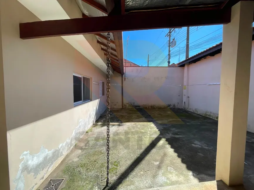 Casa com 3 quartos para alugar, 125m2 em Mirante do Arujá, Aruja - SP - imagem 2 Foto 2 de Casa com 3 quartos para alugar, 125m2 em Mirante do Arujá, Aruja - SP