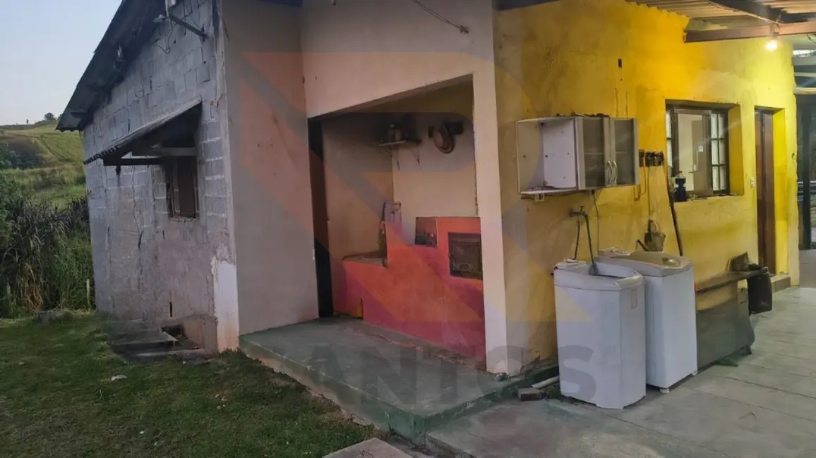 Foto 4 de Casa com 2 quartos à venda, 881m2 em Caputera, Aruja - SP