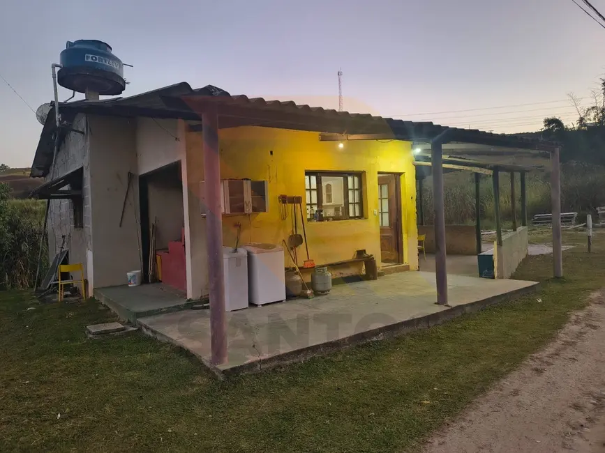 Foto 3 de Casa com 2 quartos à venda, 881m2 em Caputera, Aruja - SP