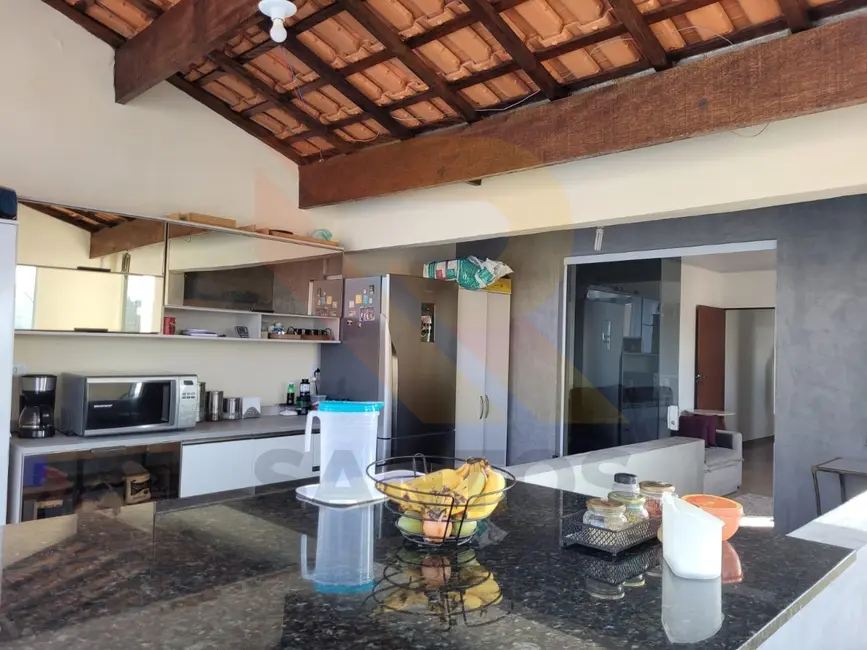 Casa com 4 quartos à venda, 273m2 em Parque Rodrigo Barreto, Aruja - SP - imagem 4 Foto 4 de Casa com 4 quartos à venda, 273m2 em Parque Rodrigo Barreto, Aruja - SP