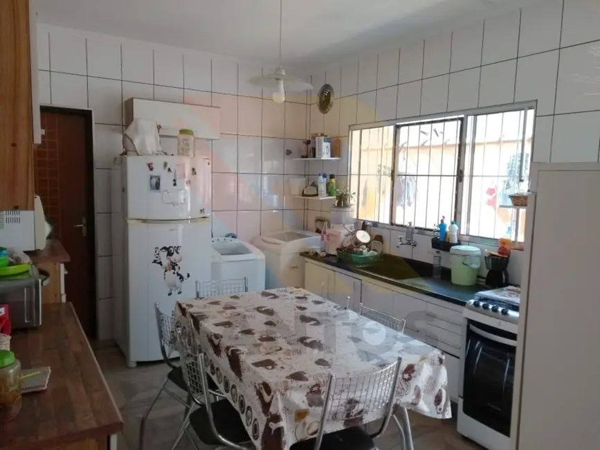 Casa com 2 quartos à venda, 10m2 em Jardim Jóia, Aruja - SP - imagem 5 Foto 5 de Casa com 2 quartos à venda, 10m2 em Jardim Jóia, Aruja - SP
