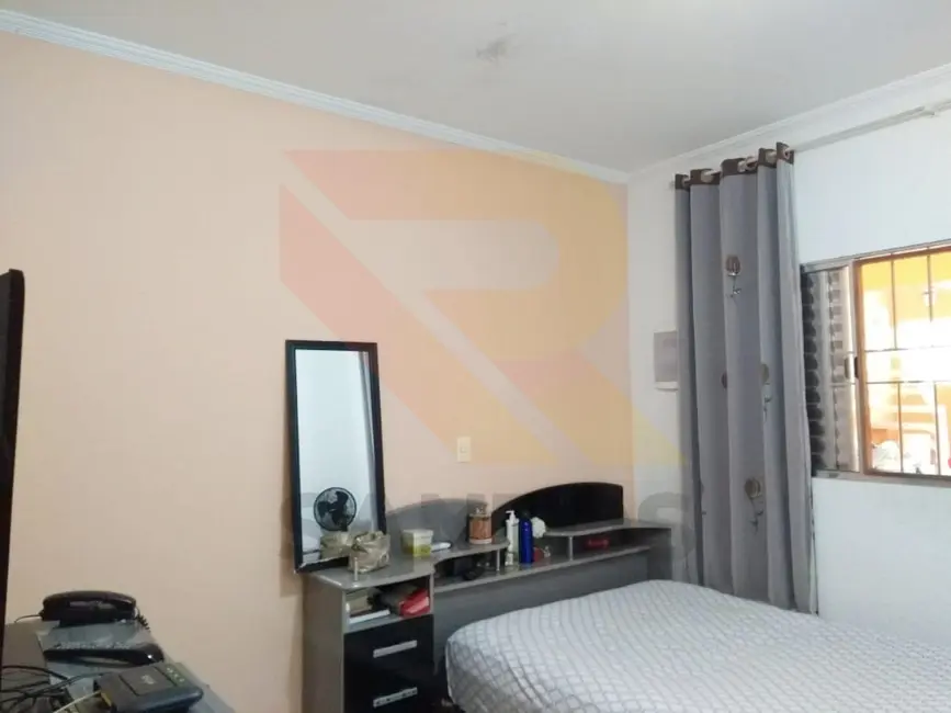 Casa com 2 quartos à venda, 10m2 em Jardim Jóia, Aruja - SP - imagem 3 Foto 3 de Casa com 2 quartos à venda, 10m2 em Jardim Jóia, Aruja - SP