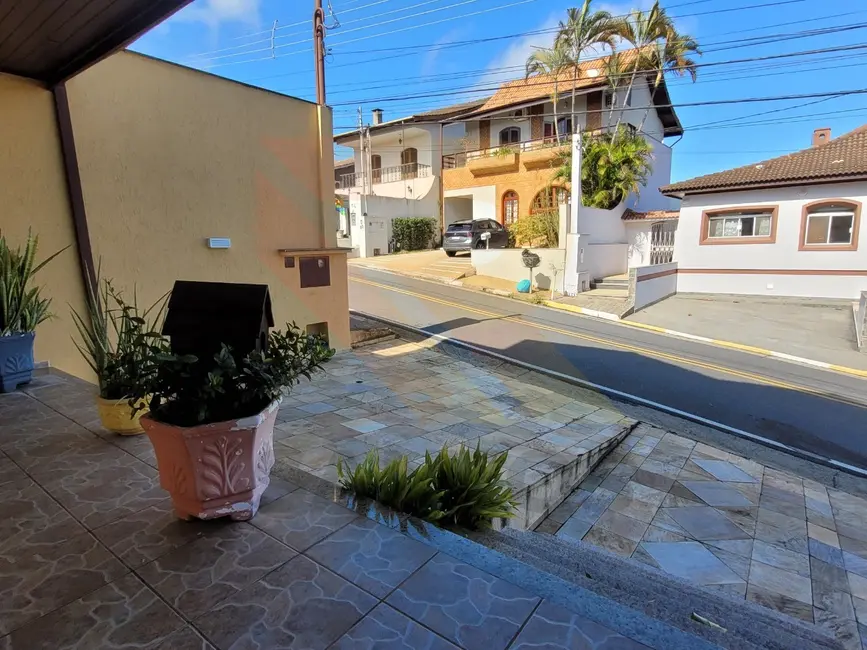 Foto 2 de Casa de Condomínio com 3 quartos à venda, 315m2 em Caputera, Aruja - SP