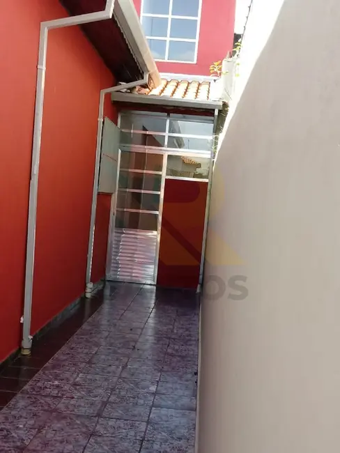 Foto 3 de Casa com 3 quartos à venda, 180m2 em Jordanópolis, Aruja - SP