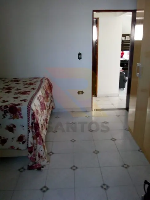 Foto 2 de Casa com 2 quartos à venda, 150m2 em Parque Rodrigo Barreto, Aruja - SP