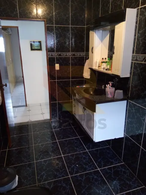 Foto 3 de Casa com 2 quartos à venda, 150m2 em Parque Rodrigo Barreto, Aruja - SP