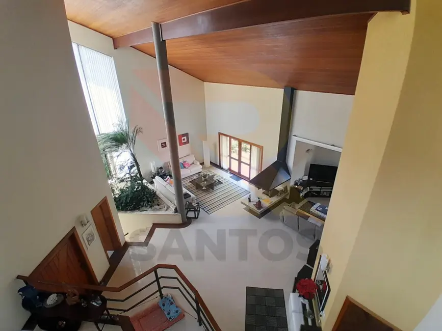 Foto 3 de Casa de Condomínio com 3 quartos à venda, 400m2 em Aruja - SP