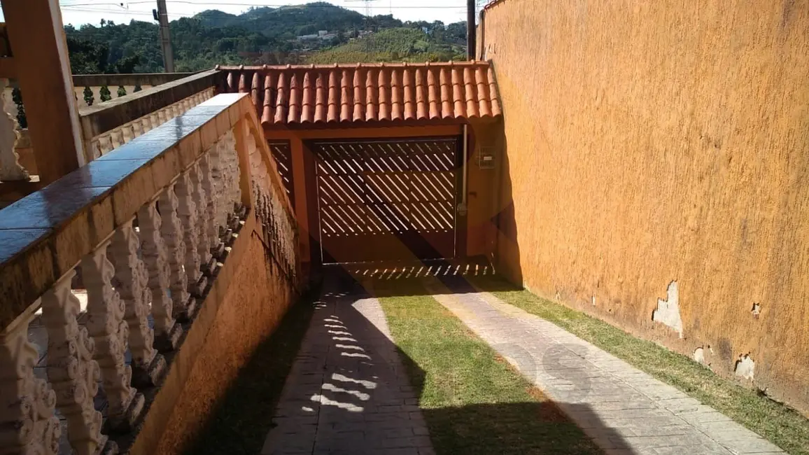 Foto 2 de Casa com 3 quartos à venda, 190m2 em Vila Pilar, Aruja - SP