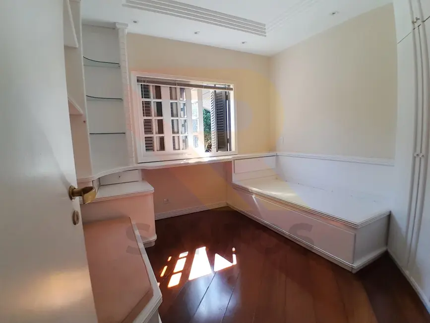 Foto 8 de Casa de Condomínio com 3 quartos à venda e para alugar, 330m2 em Aruja - SP