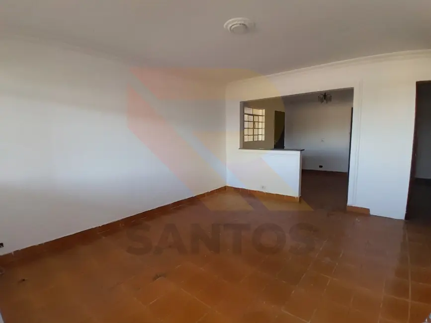 Casa com 3 quartos para alugar, 315m2 em Jardim Real, Aruja - SP - imagem 5 Foto 5 de Casa com 3 quartos para alugar, 315m2 em Jardim Real, Aruja - SP