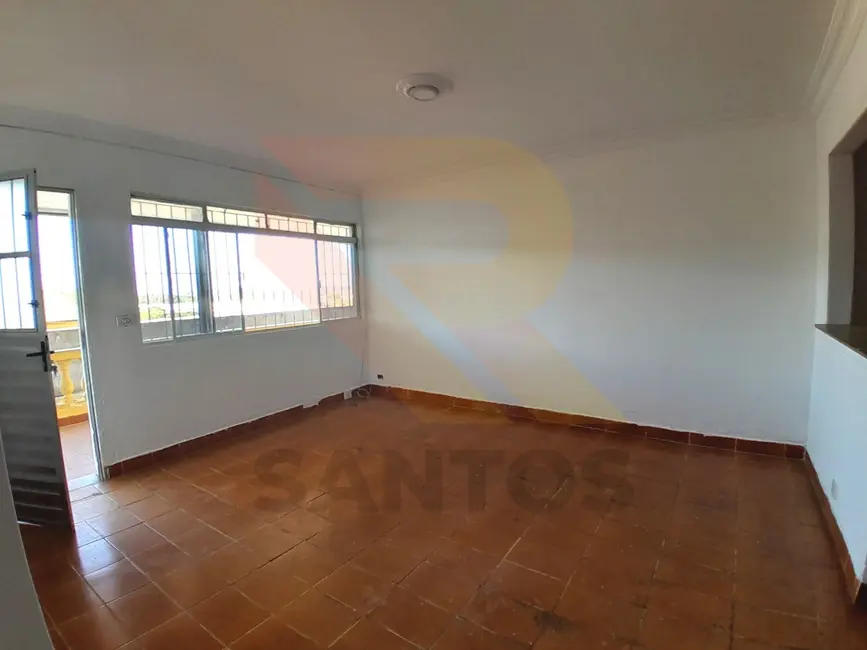 Casa com 3 quartos para alugar, 315m2 em Jardim Real, Aruja - SP - imagem 8 Foto 8 de Casa com 3 quartos para alugar, 315m2 em Jardim Real, Aruja - SP