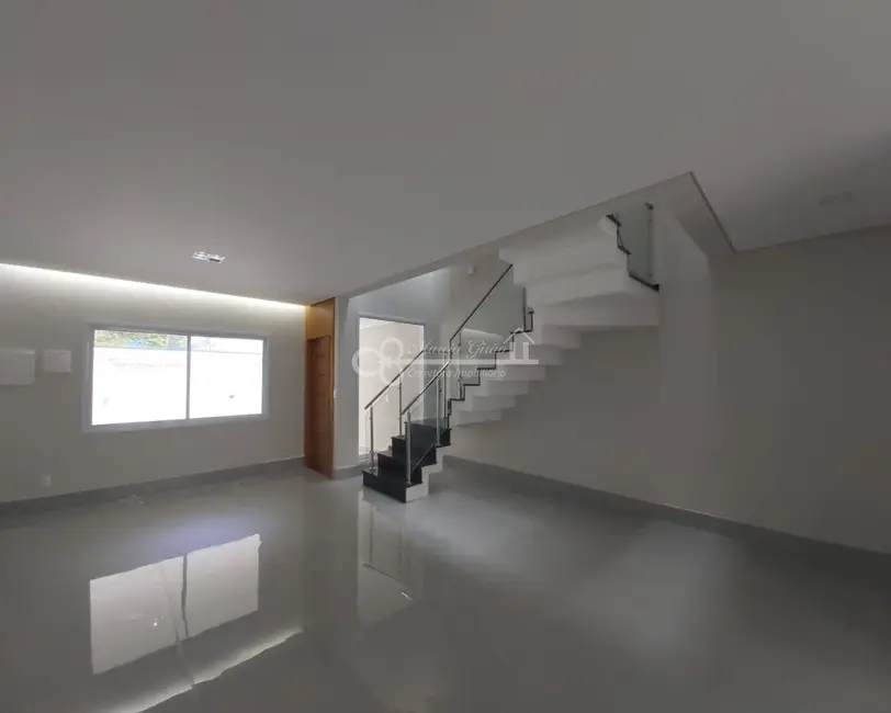 Sobrado com 3 quartos à venda, 210m2 em Rudge Ramos, Sao Bernardo Do Campo - SP - imagem 2 Foto 2 de Sobrado com 3 quartos à venda, 210m2 em Rudge Ramos, Sao Bernardo Do Campo - SP