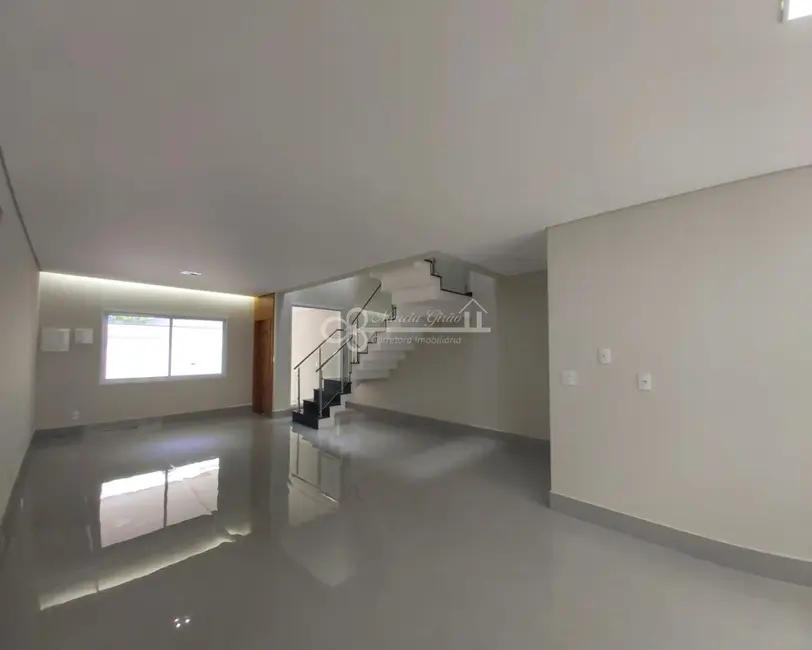 Sobrado com 3 quartos à venda, 210m2 em Rudge Ramos, Sao Bernardo Do Campo - SP - imagem 1 Foto 1 de Sobrado com 3 quartos à venda, 210m2 em Rudge Ramos, Sao Bernardo Do Campo - SP