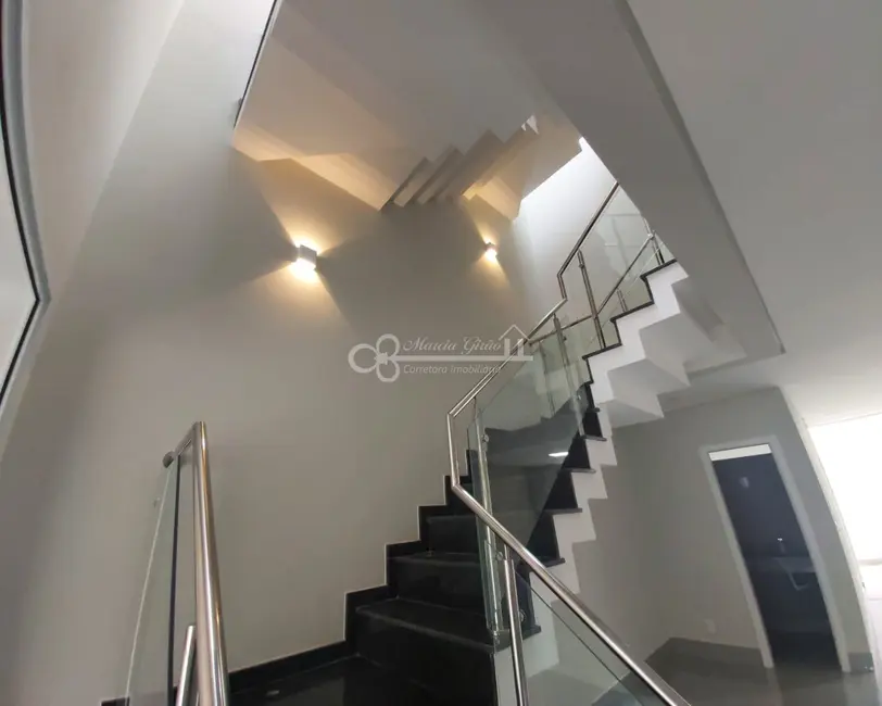 Sobrado com 3 quartos à venda, 210m2 em Rudge Ramos, Sao Bernardo Do Campo - SP - imagem 9 Foto 9 de Sobrado com 3 quartos à venda, 210m2 em Rudge Ramos, Sao Bernardo Do Campo - SP