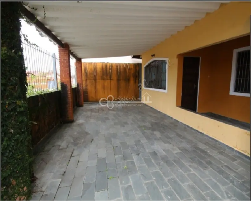 Foto 1 de Casa com 2 quartos à venda, 137m2 em Peruibe - SP