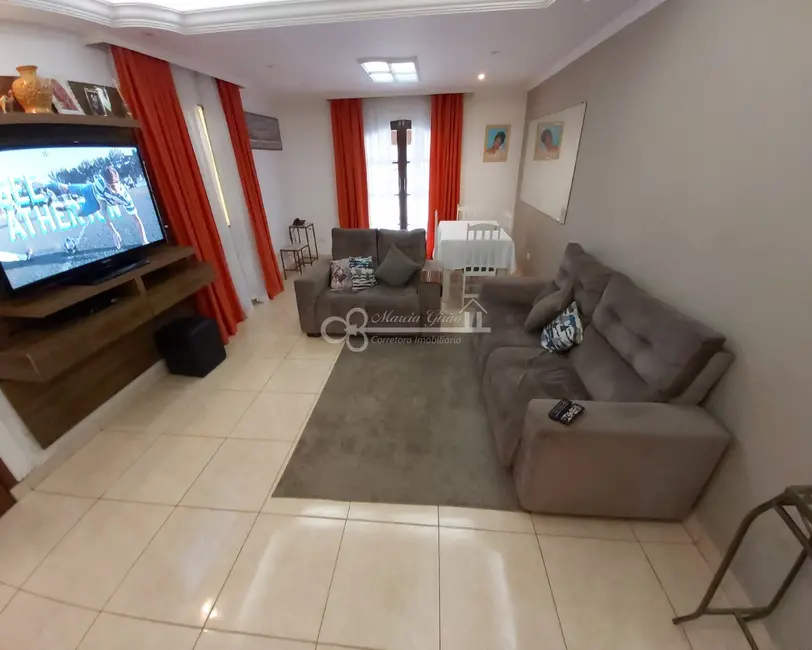 Sobrado com 4 quartos à venda, 204m2 em Taboão, Sao Bernardo Do Campo - SP - imagem 3 Foto 3 de Sobrado com 4 quartos à venda, 204m2 em Taboão, Sao Bernardo Do Campo - SP