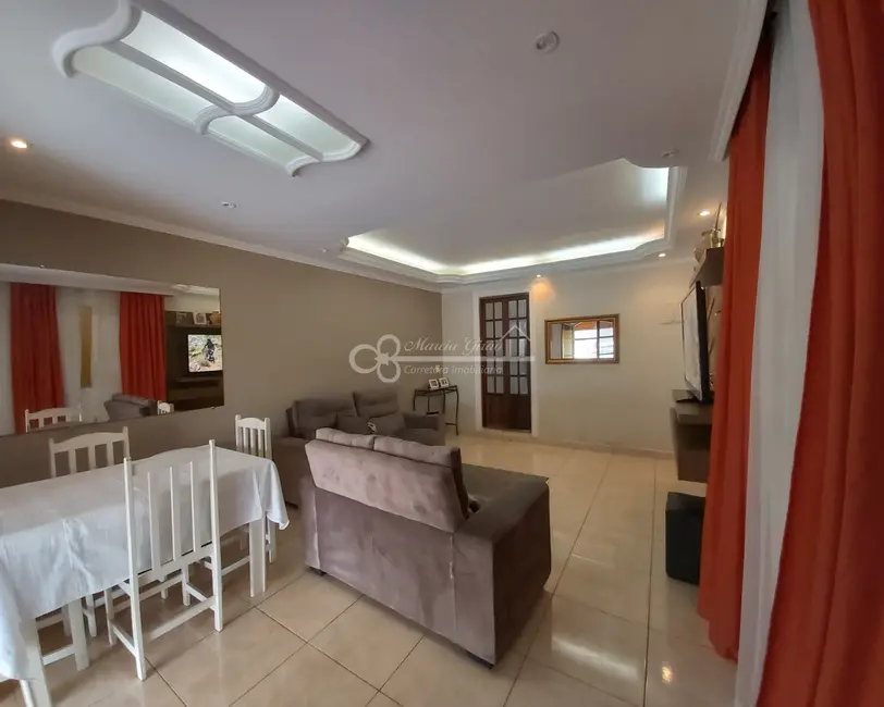 Sobrado com 4 quartos à venda, 204m2 em Taboão, Sao Bernardo Do Campo - SP - imagem 6 Foto 6 de Sobrado com 4 quartos à venda, 204m2 em Taboão, Sao Bernardo Do Campo - SP