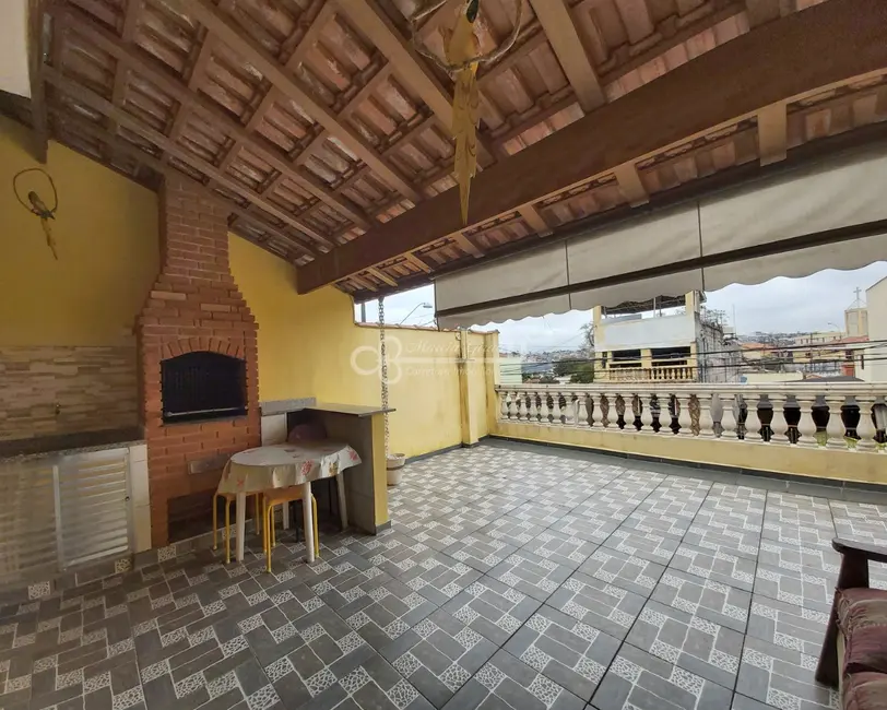 Sobrado com 4 quartos à venda, 204m2 em Taboão, Sao Bernardo Do Campo - SP - imagem 8 Foto 8 de Sobrado com 4 quartos à venda, 204m2 em Taboão, Sao Bernardo Do Campo - SP