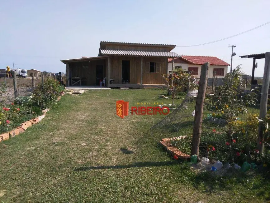 Casa com 2 quartos à venda, 288m2 em Balneario Arroio Do Silva - SC - imagem 3 Foto 3 de Casa com 2 quartos à venda, 288m2 em Balneario Arroio Do Silva - SC