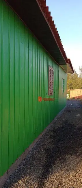 Casa com 3 quartos à venda, 300m2 em Balneario Arroio Do Silva - SC - imagem 3 Foto 3 de Casa com 3 quartos à venda, 300m2 em Balneario Arroio Do Silva - SC