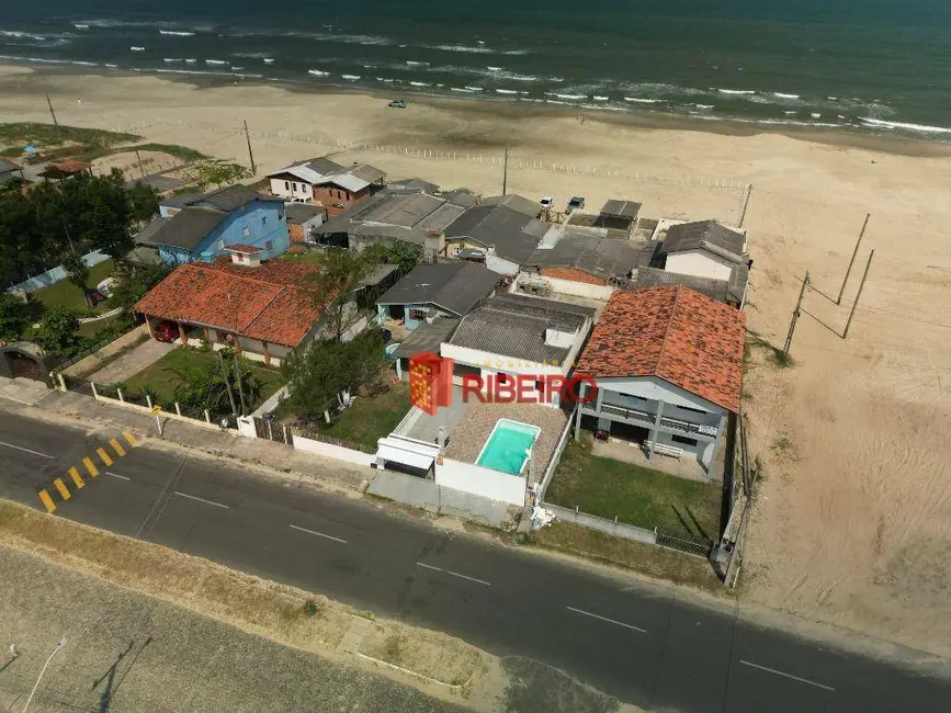 Foto 3 de Casa com 4 quartos à venda, 280m2 em Balneario Arroio Do Silva - SC