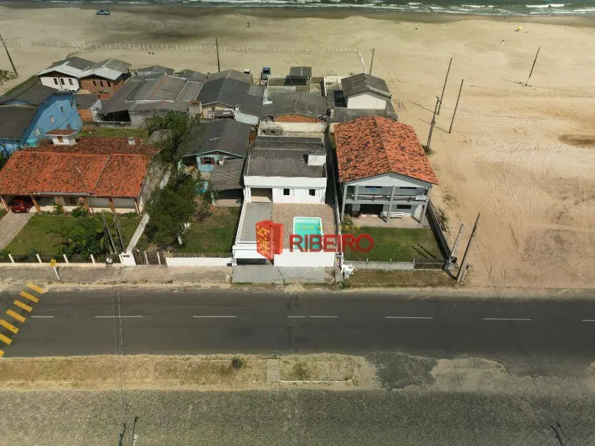 Foto 2 de Casa com 4 quartos à venda, 280m2 em Balneario Arroio Do Silva - SC